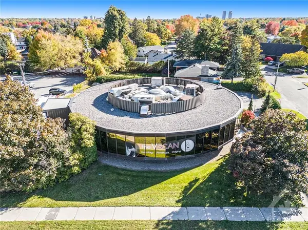 2300 CARLING AVE, Britannia Heights - Queensway Terrace N And Area, ON K2B 7G1