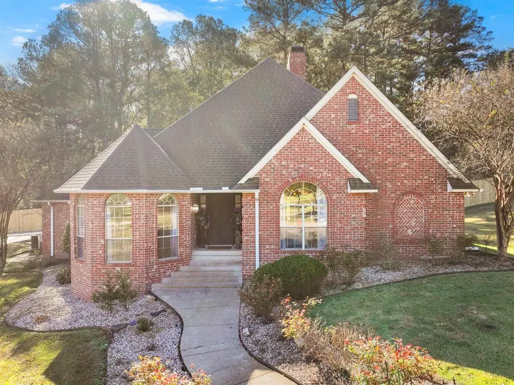 912 Fleming Drive, Mount Pleasant, TX 75455