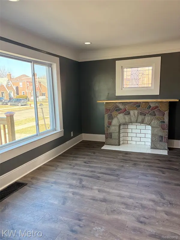 9558 Mark Twain ST, Detroit, MI 48227