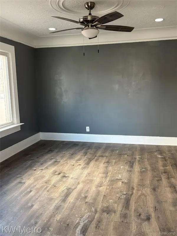 9558 Mark Twain ST, Detroit, MI 48227