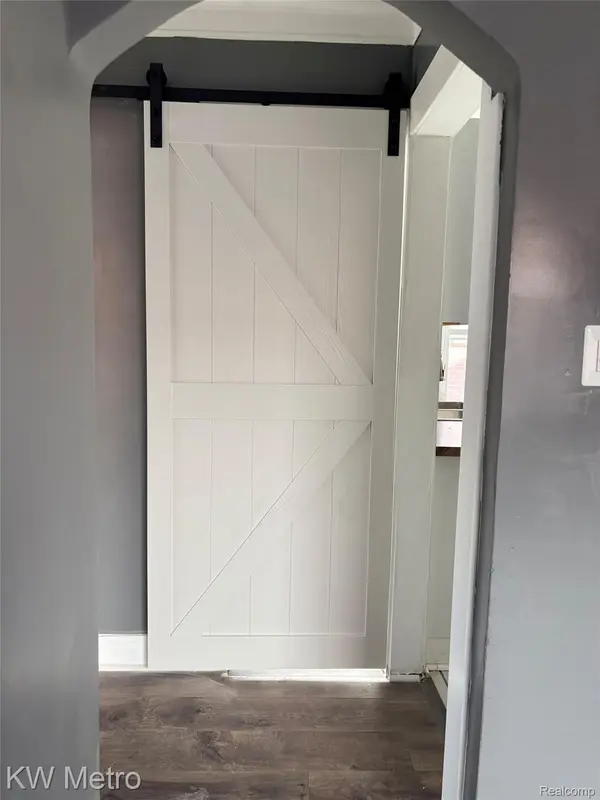 9558 Mark Twain ST, Detroit, MI 48227