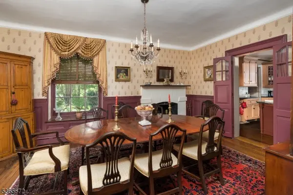 1 Robins Ln, Kinnelon Boro, NJ 07405