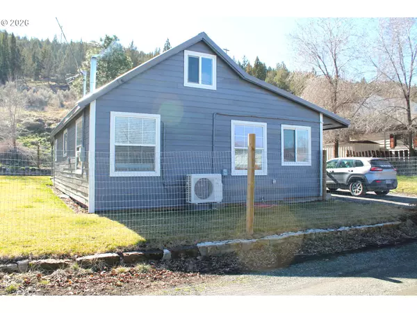 John Day, OR 97845,518 SE 2ND AVE