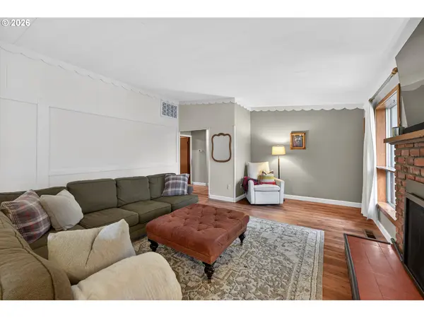 1456 NW ALMIRA ST, Roseburg, OR 97471