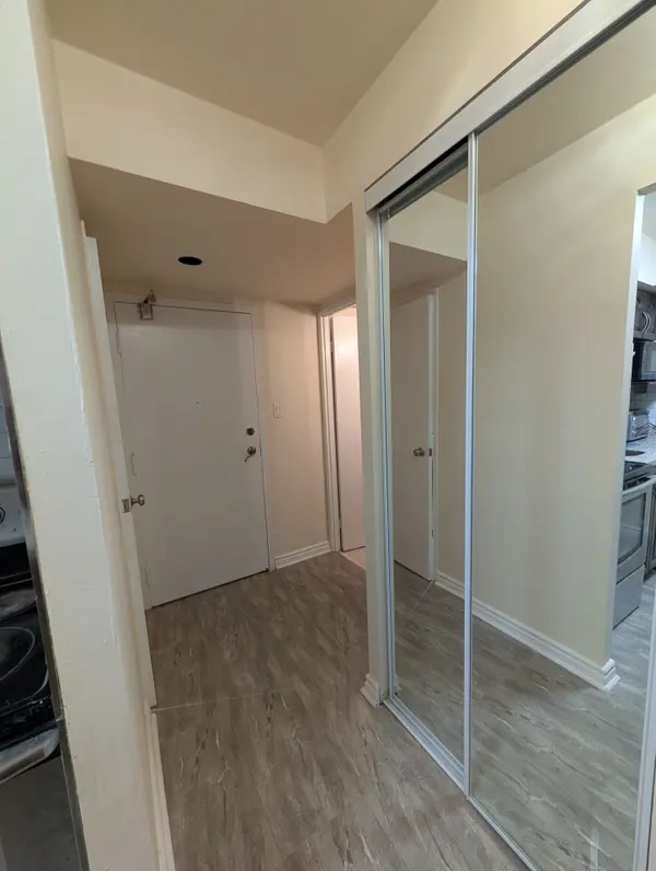 633 Bay ST #222, Toronto C01, ON M5G 2G4