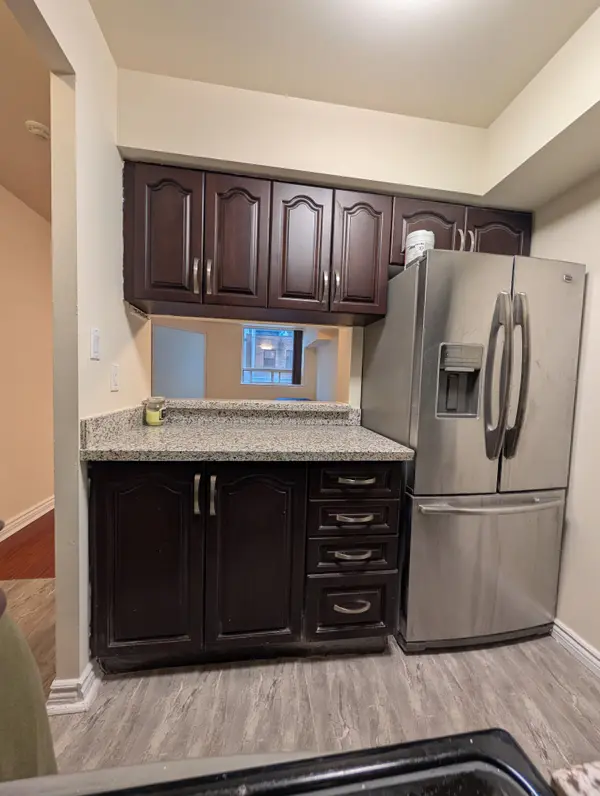 633 Bay ST #222, Toronto C01, ON M5G 2G4