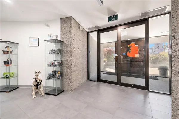 2300 CARLING AVE #103, Britannia Heights - Queensway Terrace N And Area, ON K2B 7G1