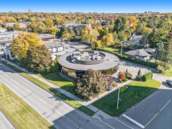 2300 CARLING AVE #102, Britannia Heights - Queensway Terrace N And Area, ON K2B 7G1