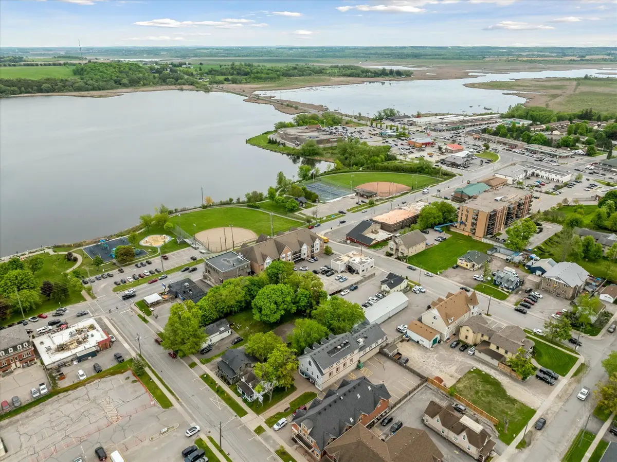 180 Mary ST, Scugog, ON L9L 1C4