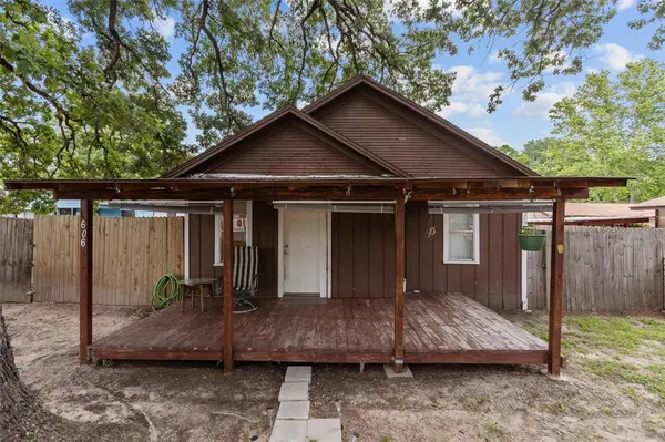 606 N Needmore Street, Athens, TX 75751