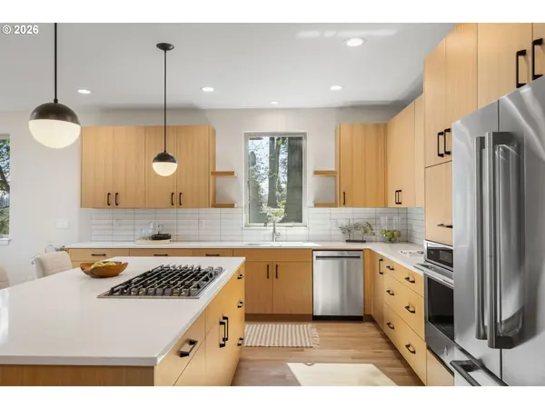 2969 CAPITAL DR, Eugene, OR 97403