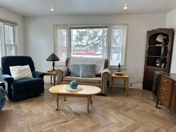 50330 Eastside DR, Silver Creek Twp, MI 49047