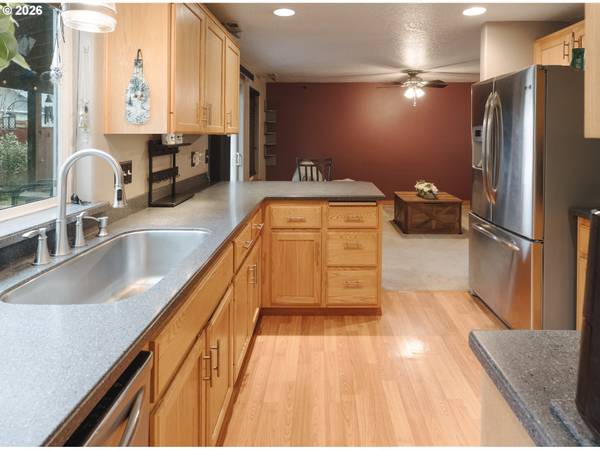 1254 CRYSTAL LN, Lafayette, OR 97127