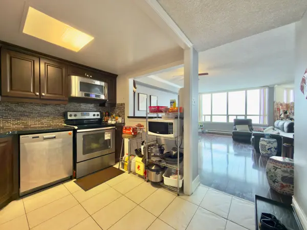 150 Alton Towers CIR #1814, Toronto E07, ON M1V 4X7