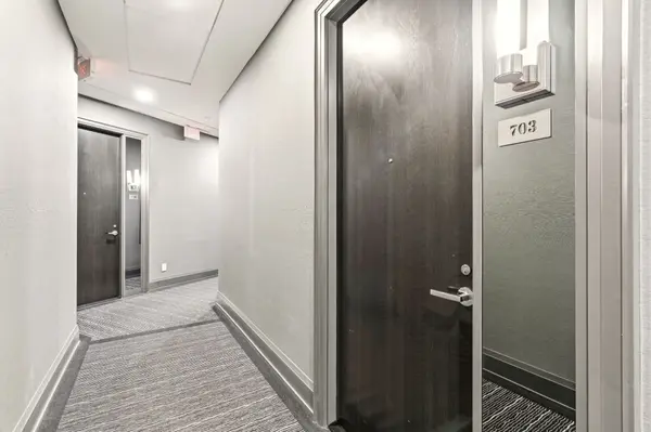 11 BRONTE RD #703, Oakville, ON L6L 0E1