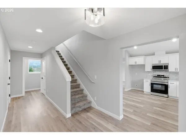 1453 45TH AVE, Sweet Home, OR 97386