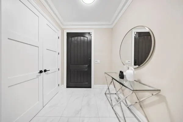 732 Hillview CRES, Pickering, ON L1W 2R8