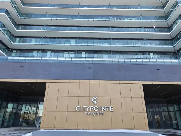 15 Skyridge DR #1418, Brampton, ON L6P 4S3