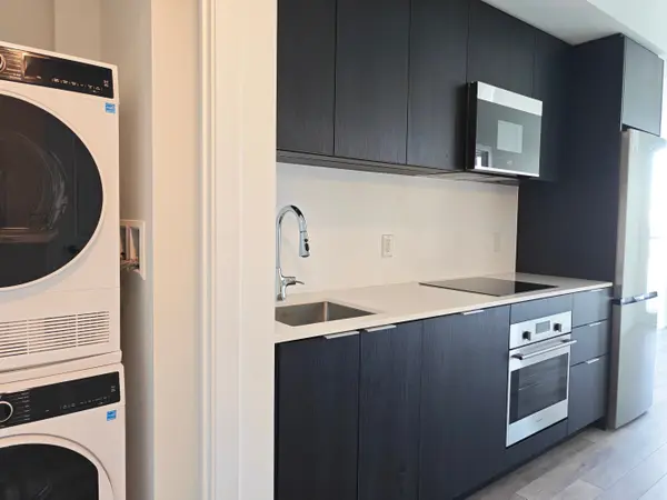 15 Skyridge DR #1418, Brampton, ON L6P 4S3