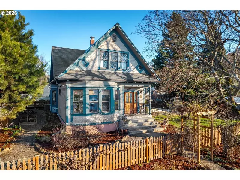 324 NE HOOD ST, White Salmon, WA 98672