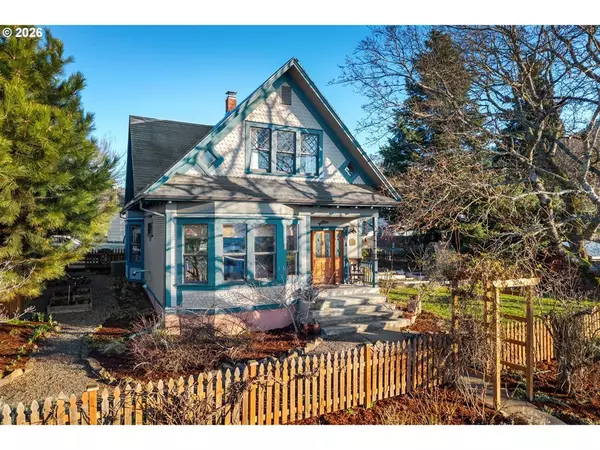 White Salmon, WA 98672,324 NE HOOD ST