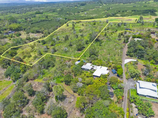 Kealakekua, HI 96704