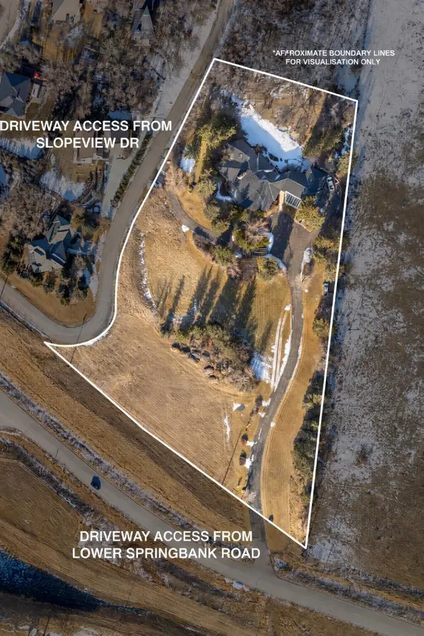 187 Slopeview DR SW, Calgary, AB T3H 4G6