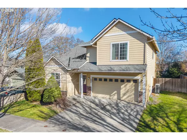 Hood River, OR 97031,993 28TH ST