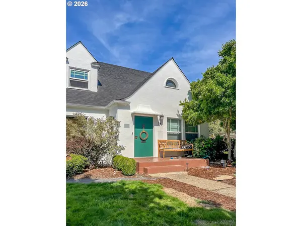 342 W CHAPMAN AVE, Roseburg, OR 97470