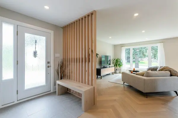 1264 Landfair CRES, Oakville, ON L6H 2N3