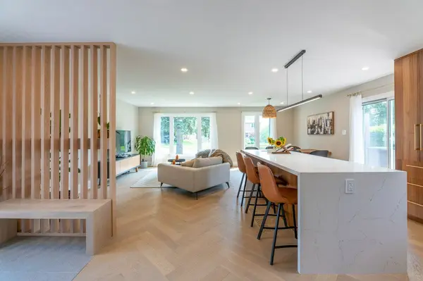 1264 Landfair CRES, Oakville, ON L6H 2N3