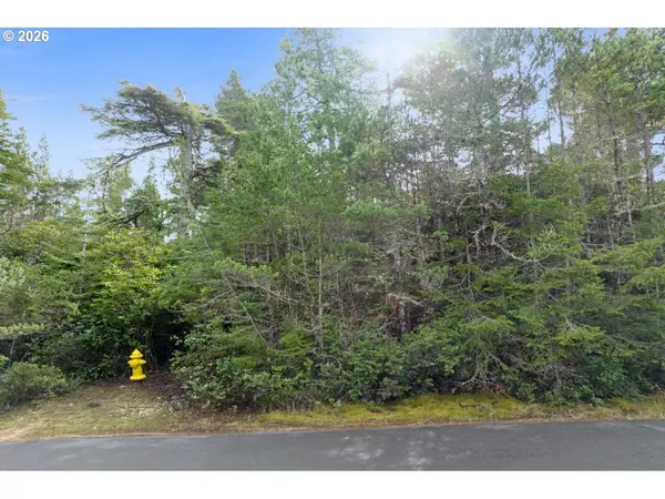 Wood Lake Way, Florence, OR 97439