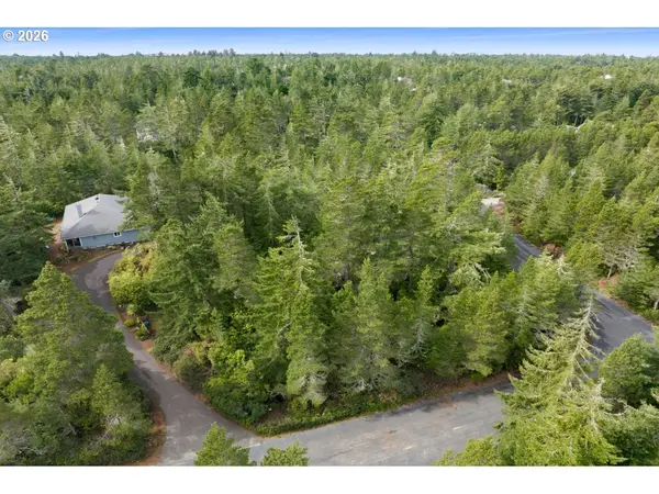 Wood Lake Way, Florence, OR 97439