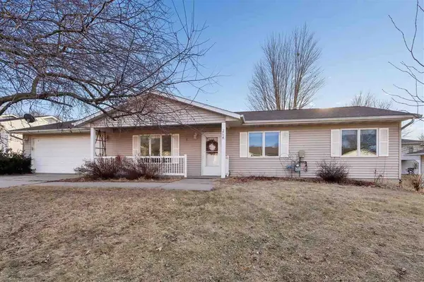 205 Valley Road, Williamsburg, IA 52361
