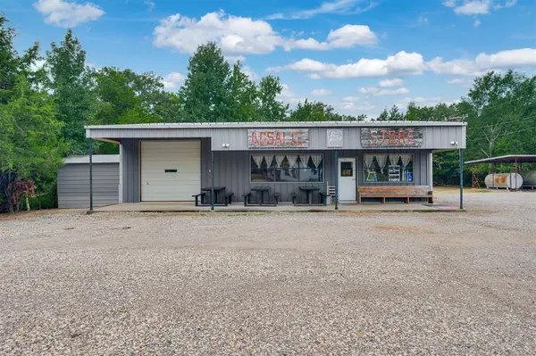 12761 FM 909, Bogata, TX 75417