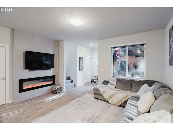 6268 SE HARKNESS LN, Hillsboro, OR 97123