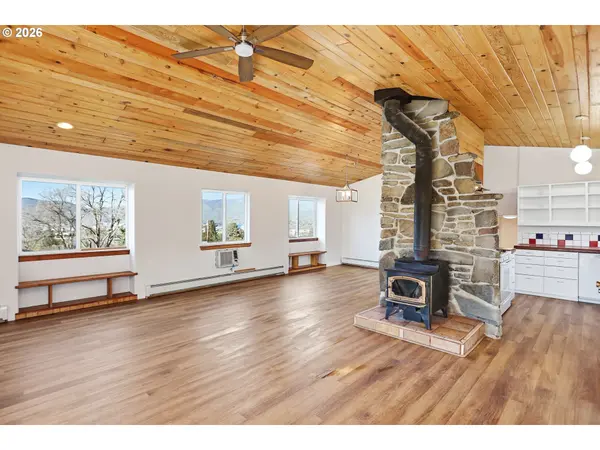 1707 BRIDGE ST, The Dalles, OR 97058