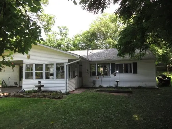 305 Furlong ST, Fenton, MI 48430