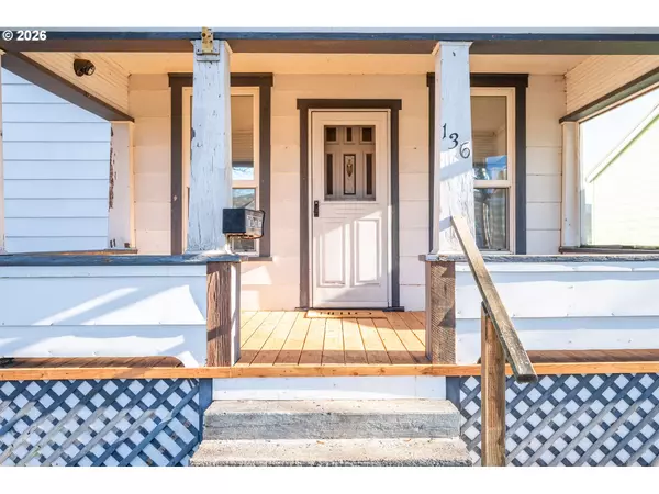 Castle Rock, WA 98611,136 SW 3RD AVE