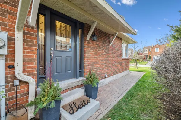 2269 Margot ST, Oakville, ON L6H 3M6