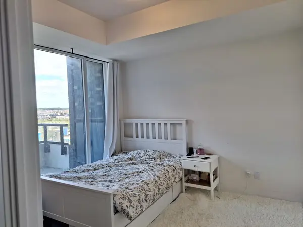 297 Oak Walk DR #706, Oakville, ON L6H 3R6