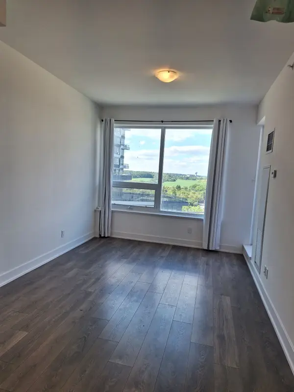 297 Oak Walk DR #706, Oakville, ON L6H 3R6