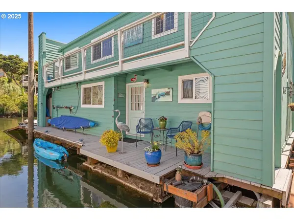 414 N Tomahawk Island DR, Portland, OR 97217