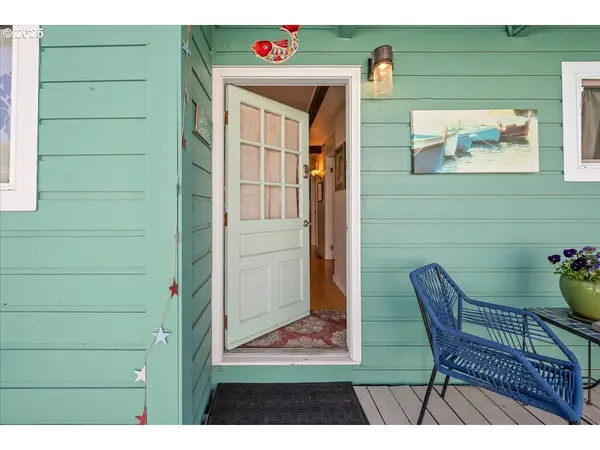 414 N Tomahawk Island DR, Portland, OR 97217