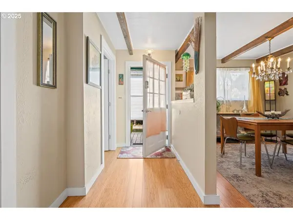 414 N Tomahawk Island DR, Portland, OR 97217