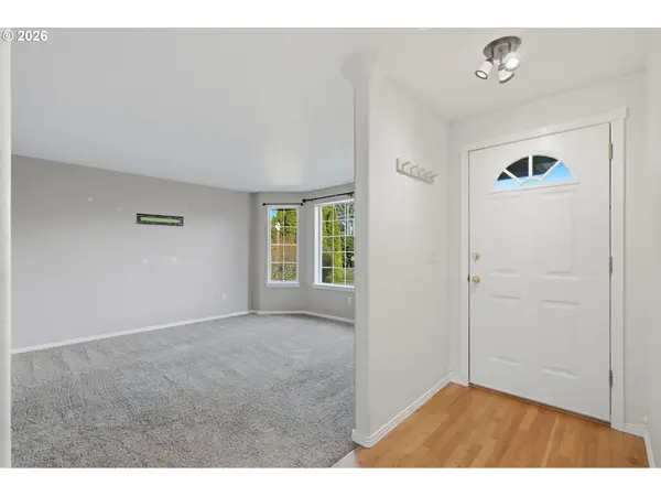 8911 NE BURTON RD, Vancouver, WA 98662