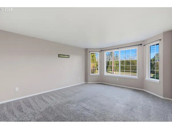 8911 NE BURTON RD, Vancouver, WA 98662