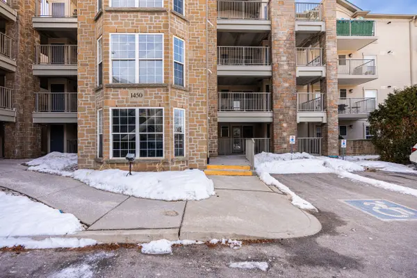 1450 Bishops Gate #103, Oakville, ON L6M 4N1