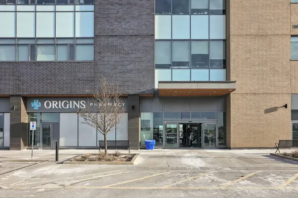 3075 Hospital Gate E #417, Oakville, ON L6M 1M1