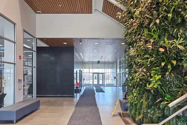 3075 Hospital Gate E #417, Oakville, ON L6M 1M1